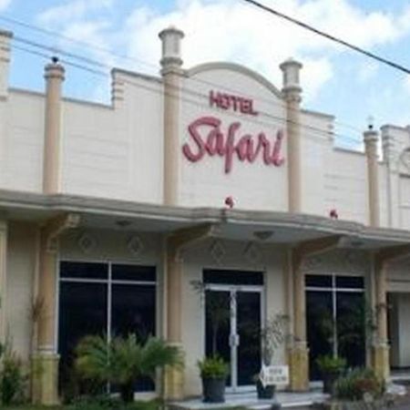 Hotel Safari Jember Exterior photo