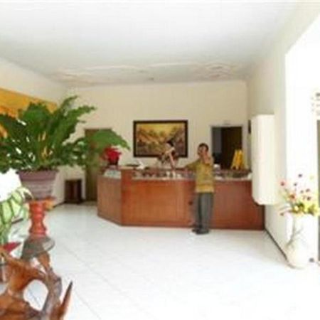 Hotel Safari Jember Exterior photo