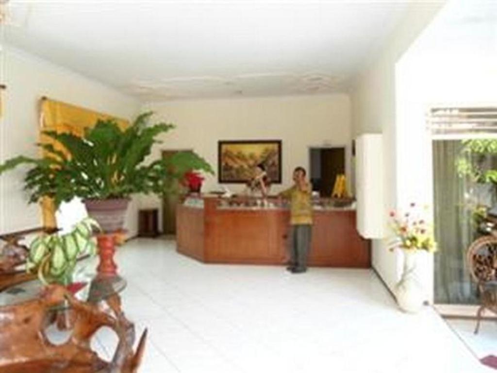 Hotel Safari Jember Exterior photo