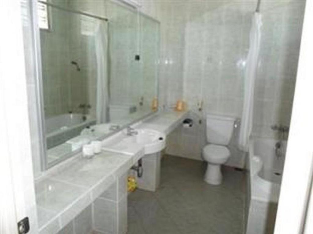 Hotel Safari Jember Exterior photo